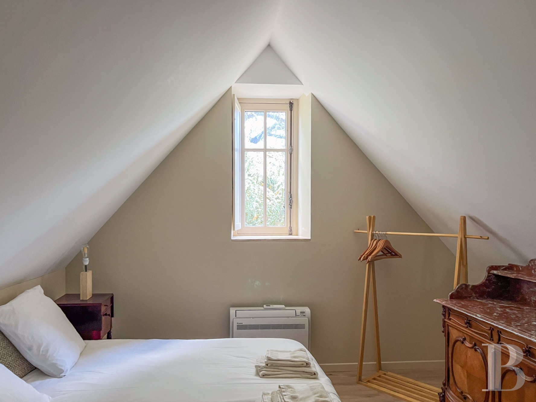 À Ainay-le-Vieil, entre Bourges et Montluçon, une forteresse séculaire tout en raffinement  - photo  n°40